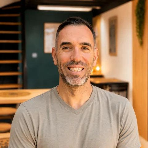 Jérémy, cofondateur et coach sportif diplômé de Lazy & Fit Nutrition, dans le club à La Roche-sur-Yon